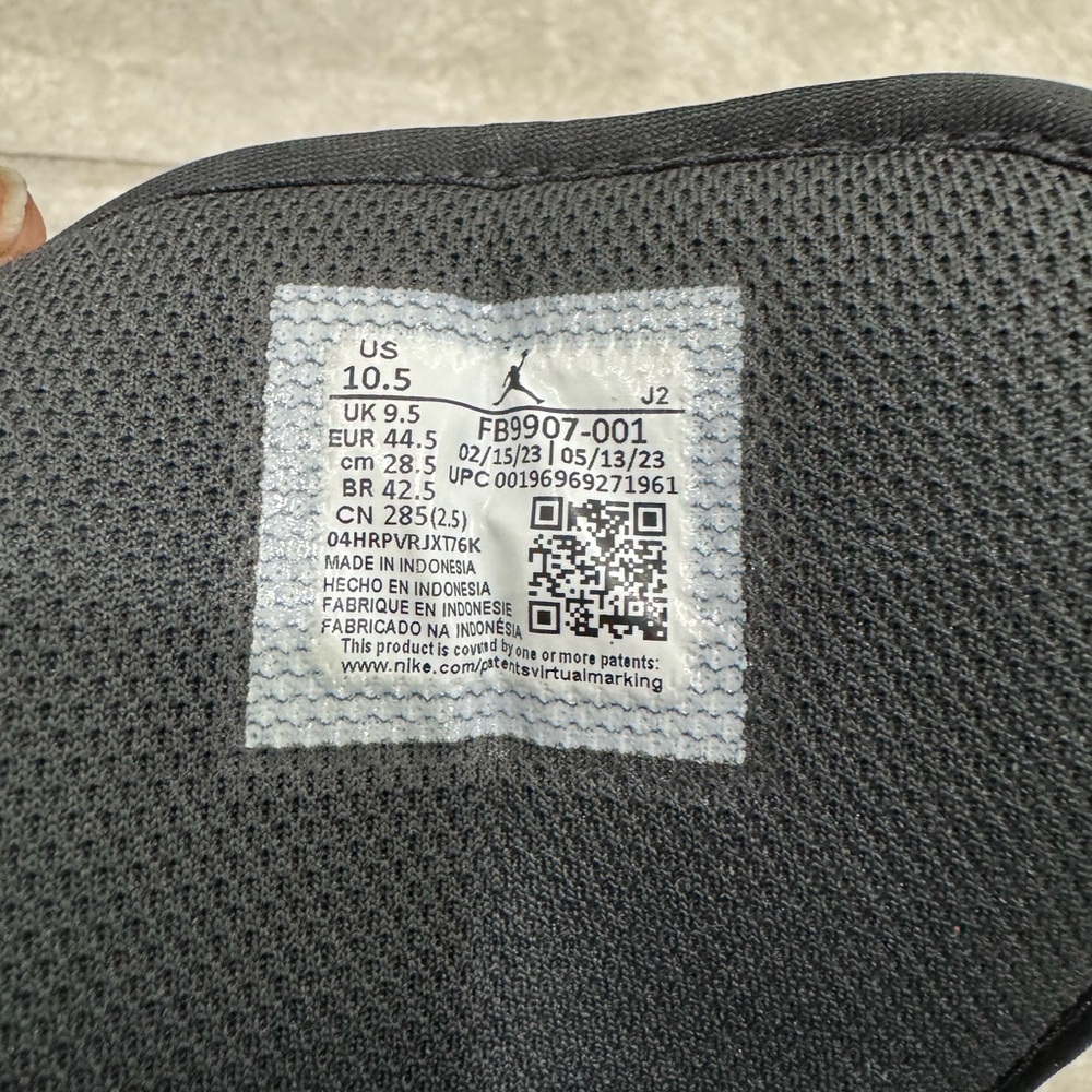 Size 10.5 - Air Jordan 1 Low Bred Toe 2.0 - Picture 3 of 8